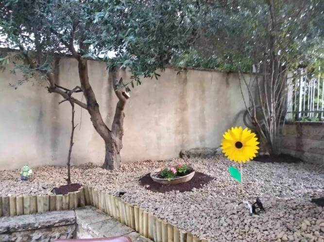 חיפוי שטח בחלוקי נחל